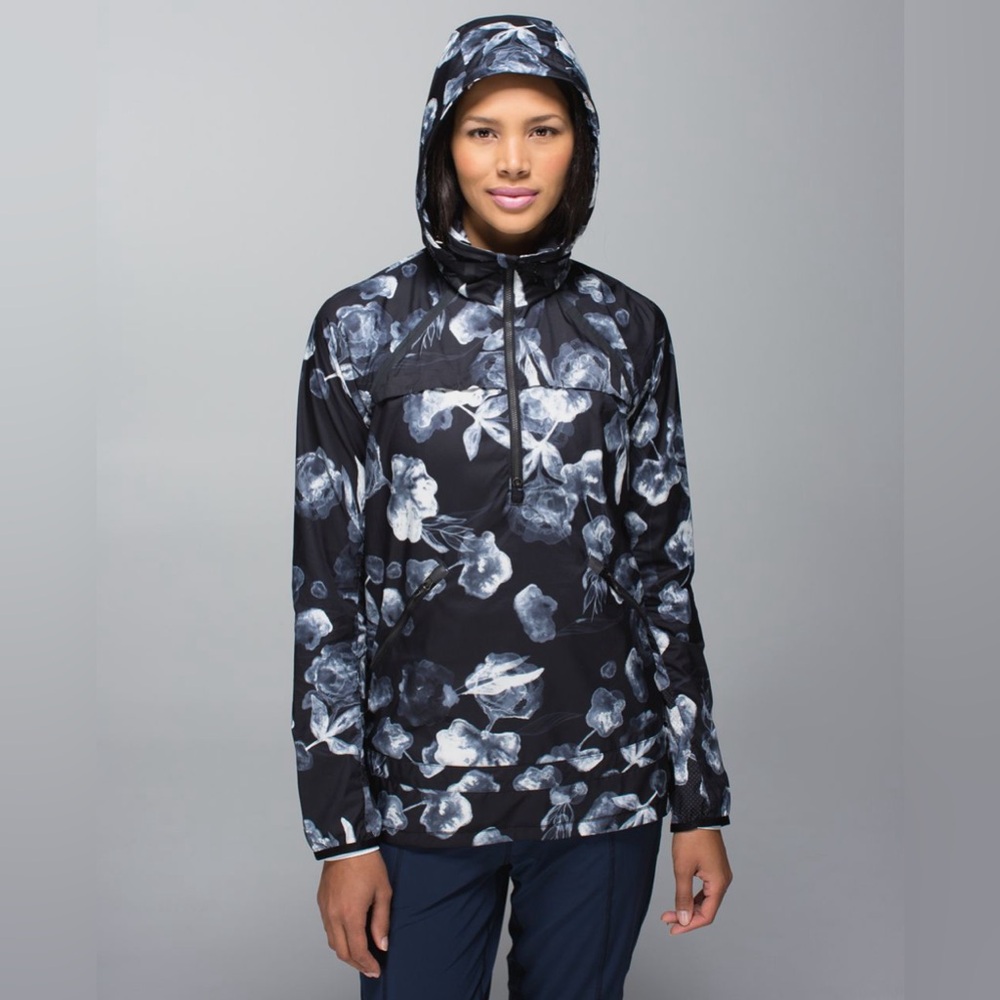 lululemon miss misty pullover in “inky floral black ghost (size 4) windbreaker